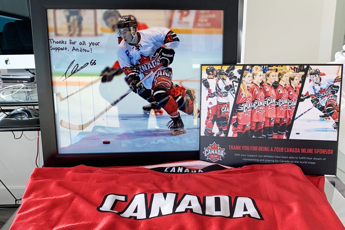 Hockey-PS1100 image of a signed hockey photo